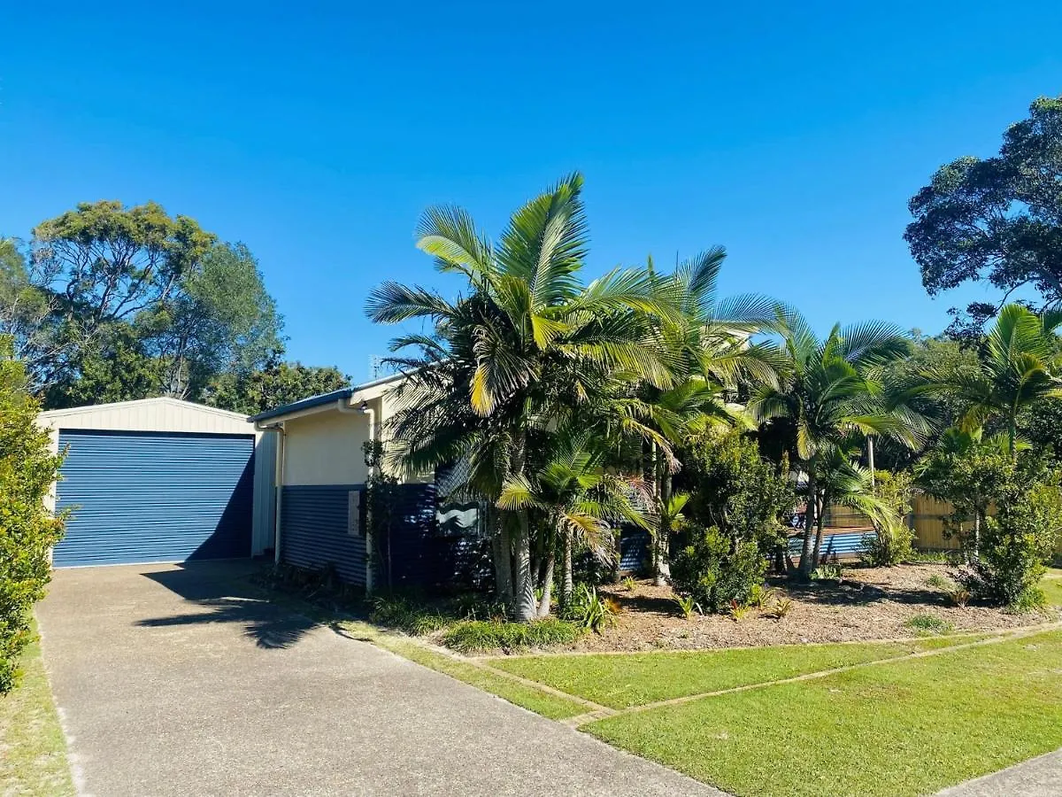 Holiday home Sandys On Cypress Rainbow Beach