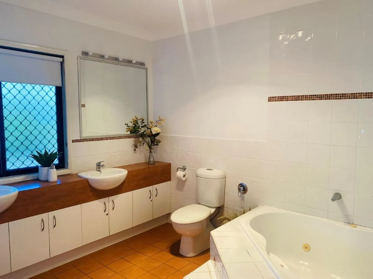 Sandys On Cypress Rainbow Beach Holiday home